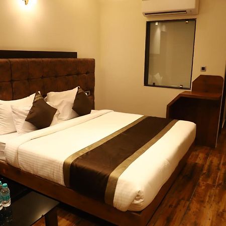 Hotel Emperio Grand Lucknow Buitenkant foto