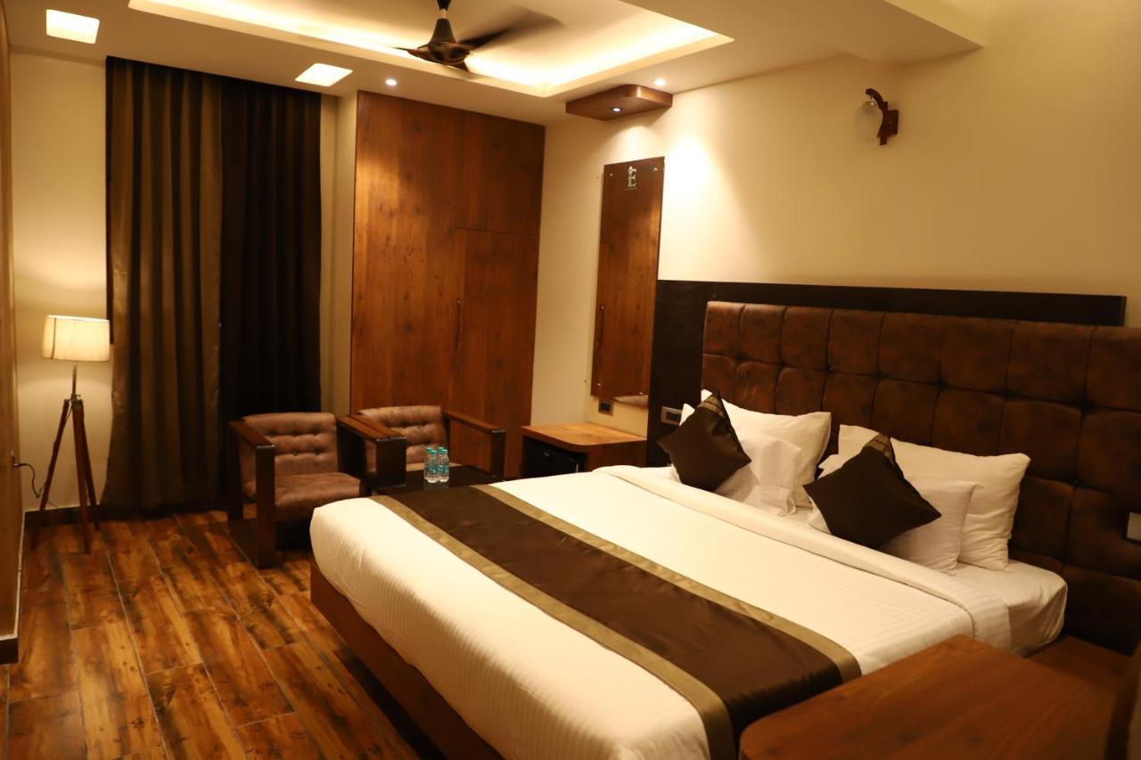 Hotel Emperio Grand Lucknow Buitenkant foto
