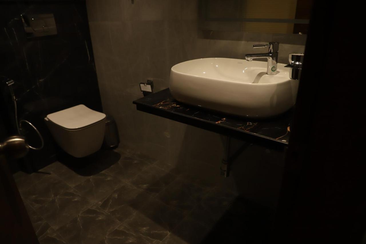 Hotel Emperio Grand Lucknow Buitenkant foto