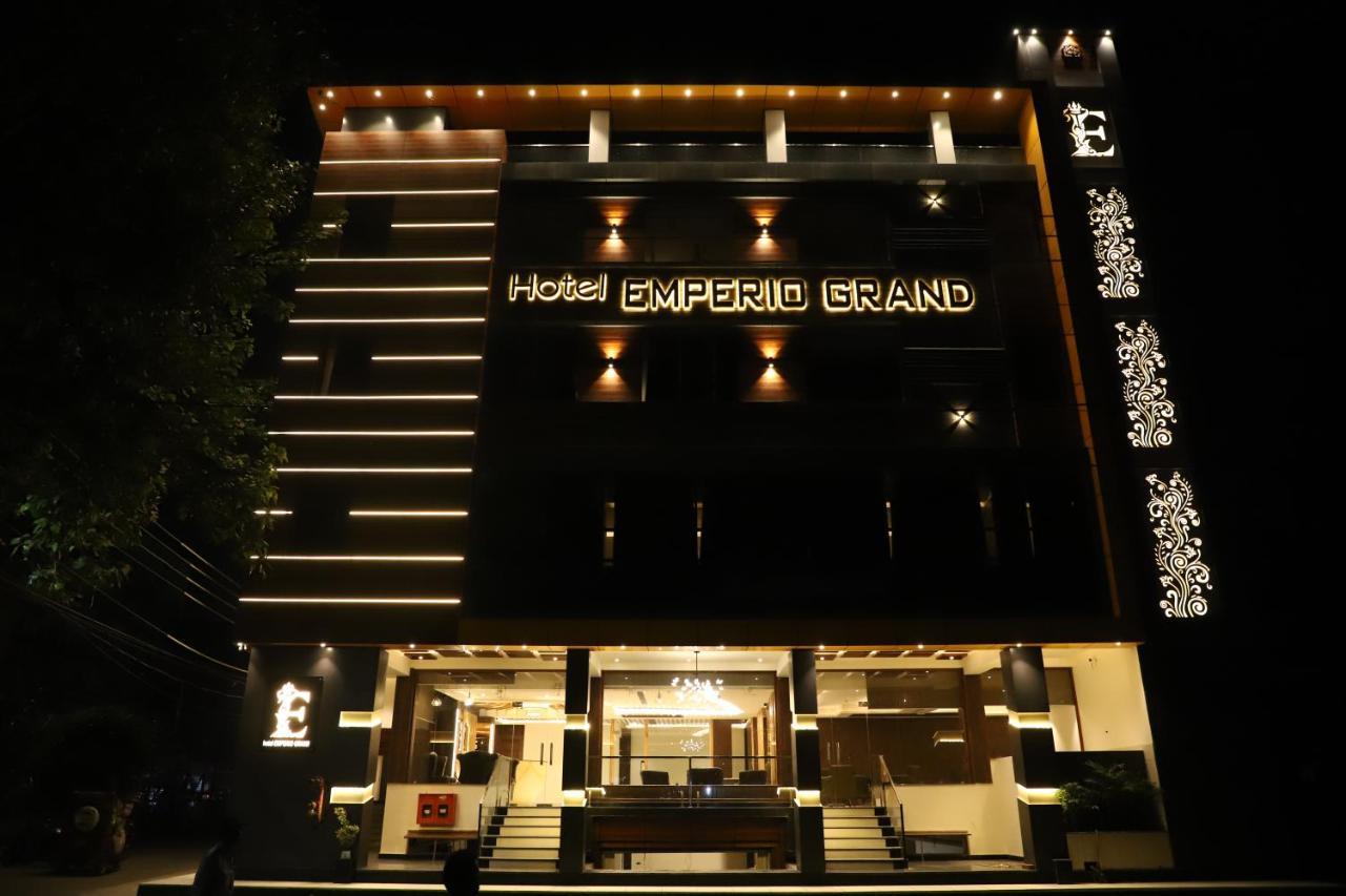 Hotel Emperio Grand Lucknow Buitenkant foto