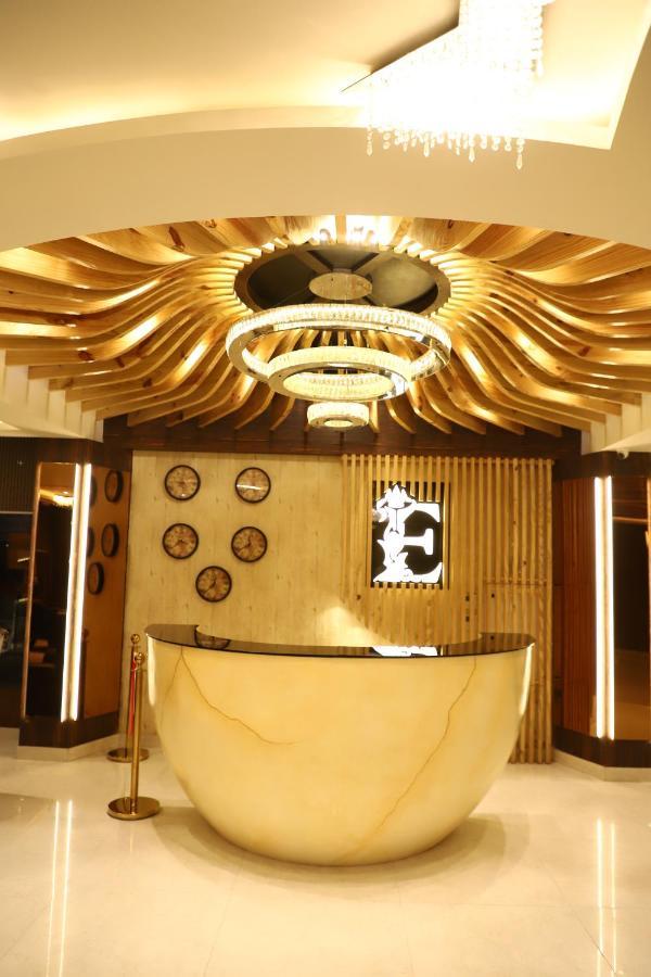 Hotel Emperio Grand Lucknow Buitenkant foto