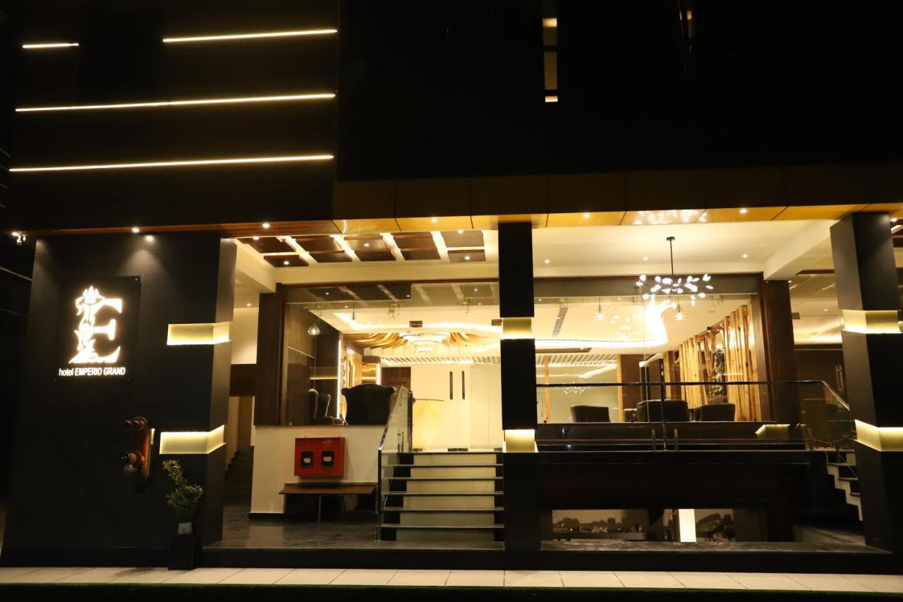 Hotel Emperio Grand Lucknow Buitenkant foto