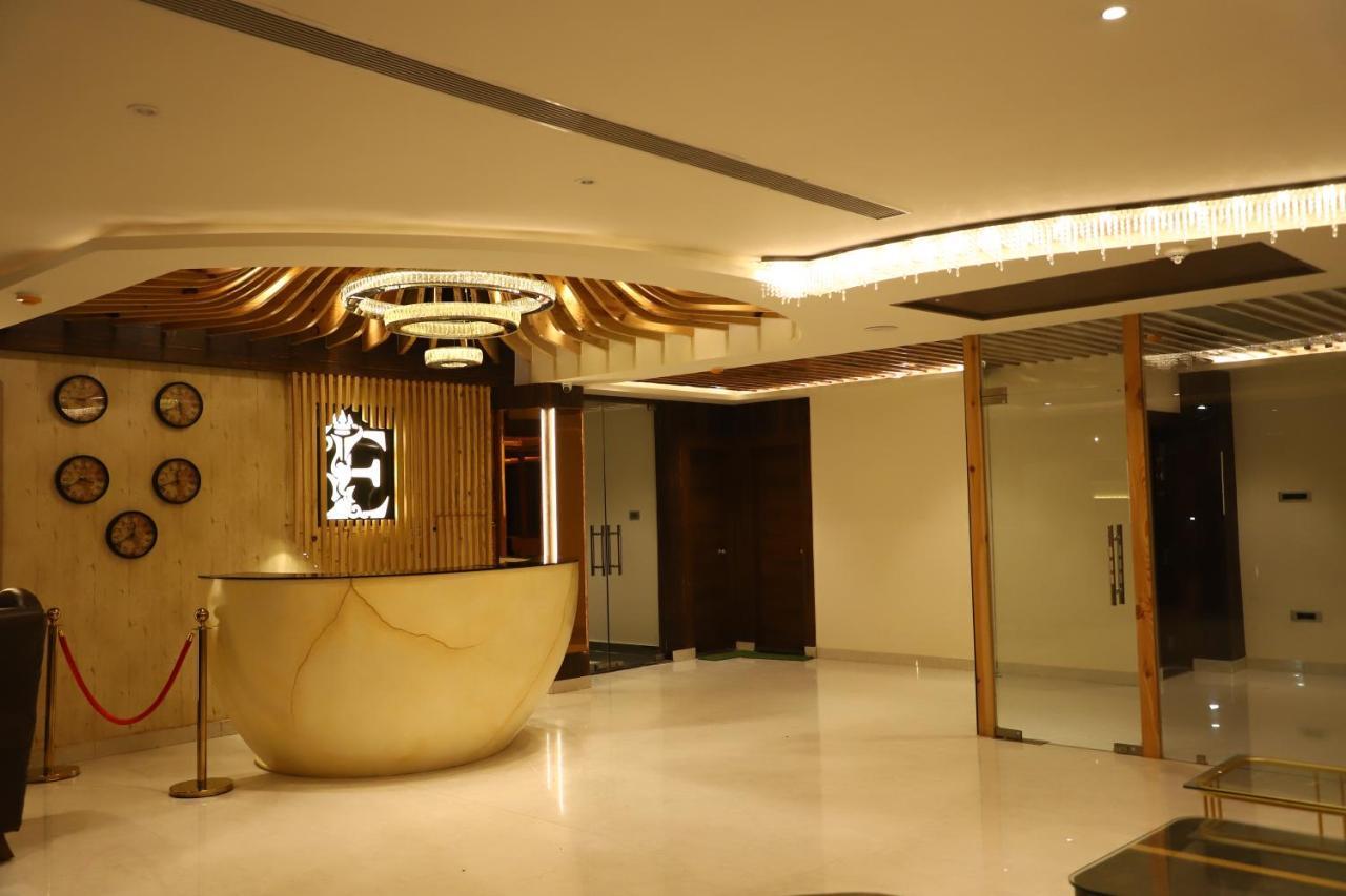 Hotel Emperio Grand Lucknow Buitenkant foto