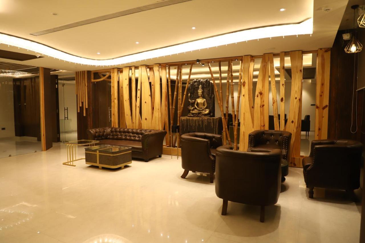 Hotel Emperio Grand Lucknow Buitenkant foto